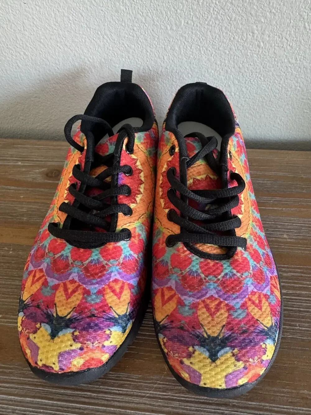 New Yes We vibe Sneakers Beautiful Vibrant Colors Ladies Sz 9 EU 40